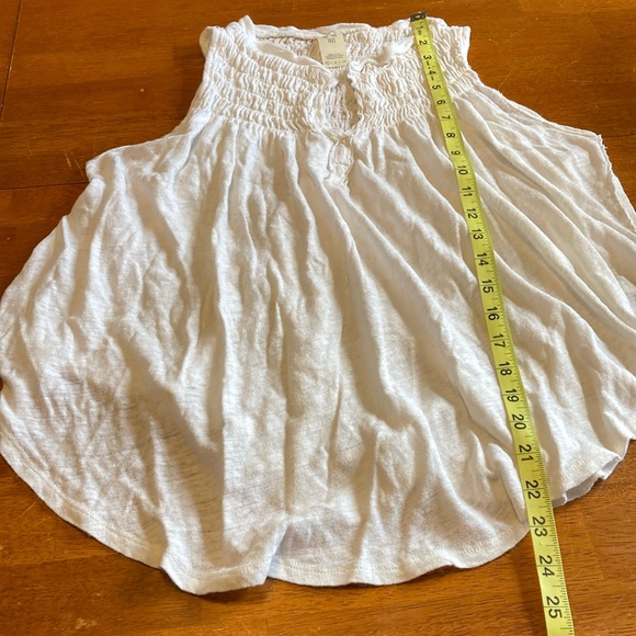 Free People We the Free Womens Size XS White Linen Smocked Tank Top Curved Hem - Picture 9 of 9